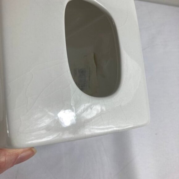 Jenny Faw Cats & Dogs Ceramic Tissue Box Cover 5 x 6" Chip - Picture 6 of 9